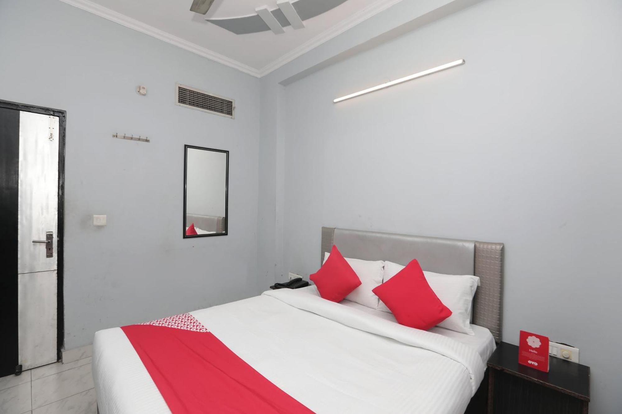 Super Hotel O Athithi Газиабад Экстерьер фото