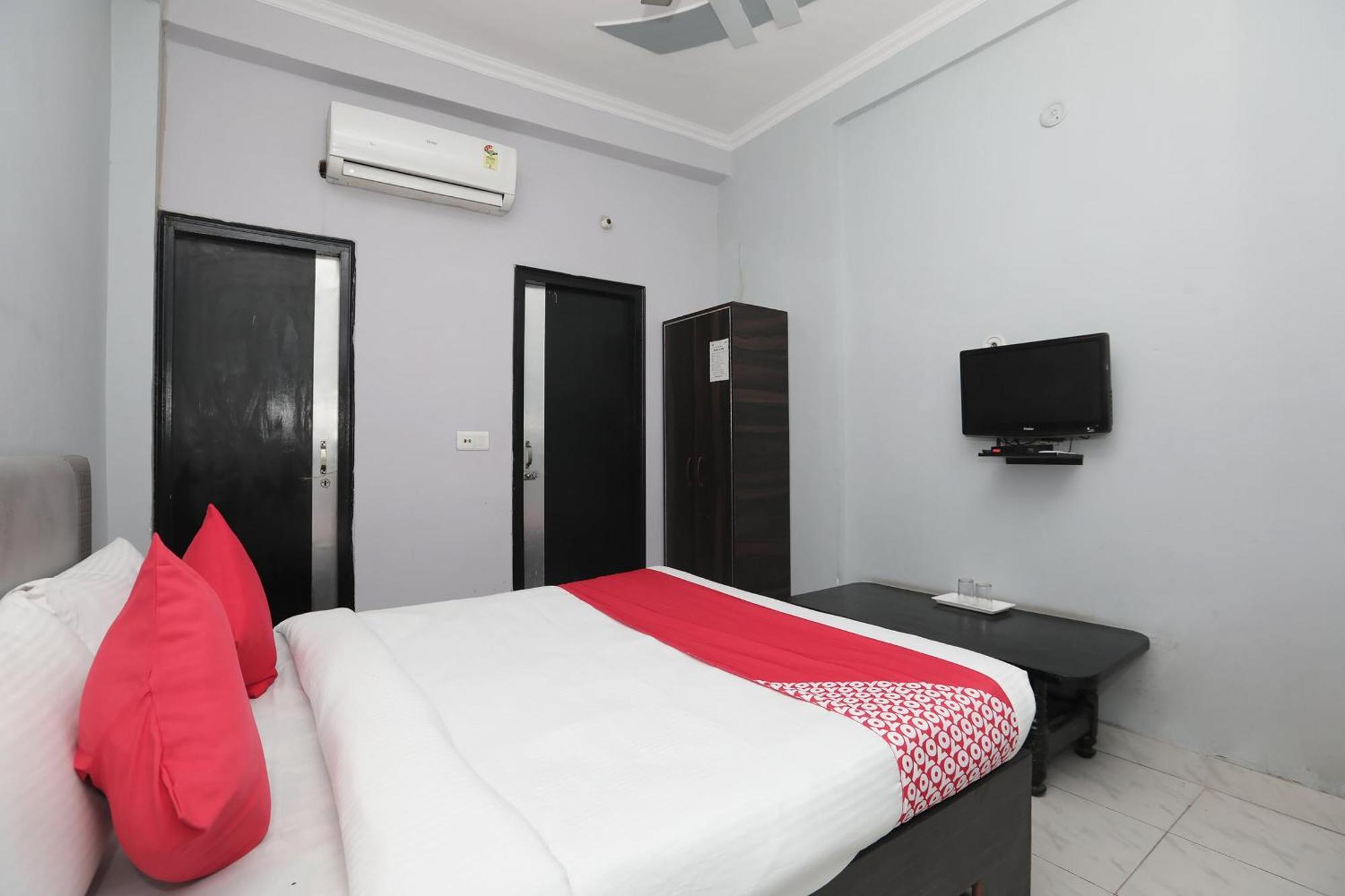 Super Hotel O Athithi Газиабад Экстерьер фото