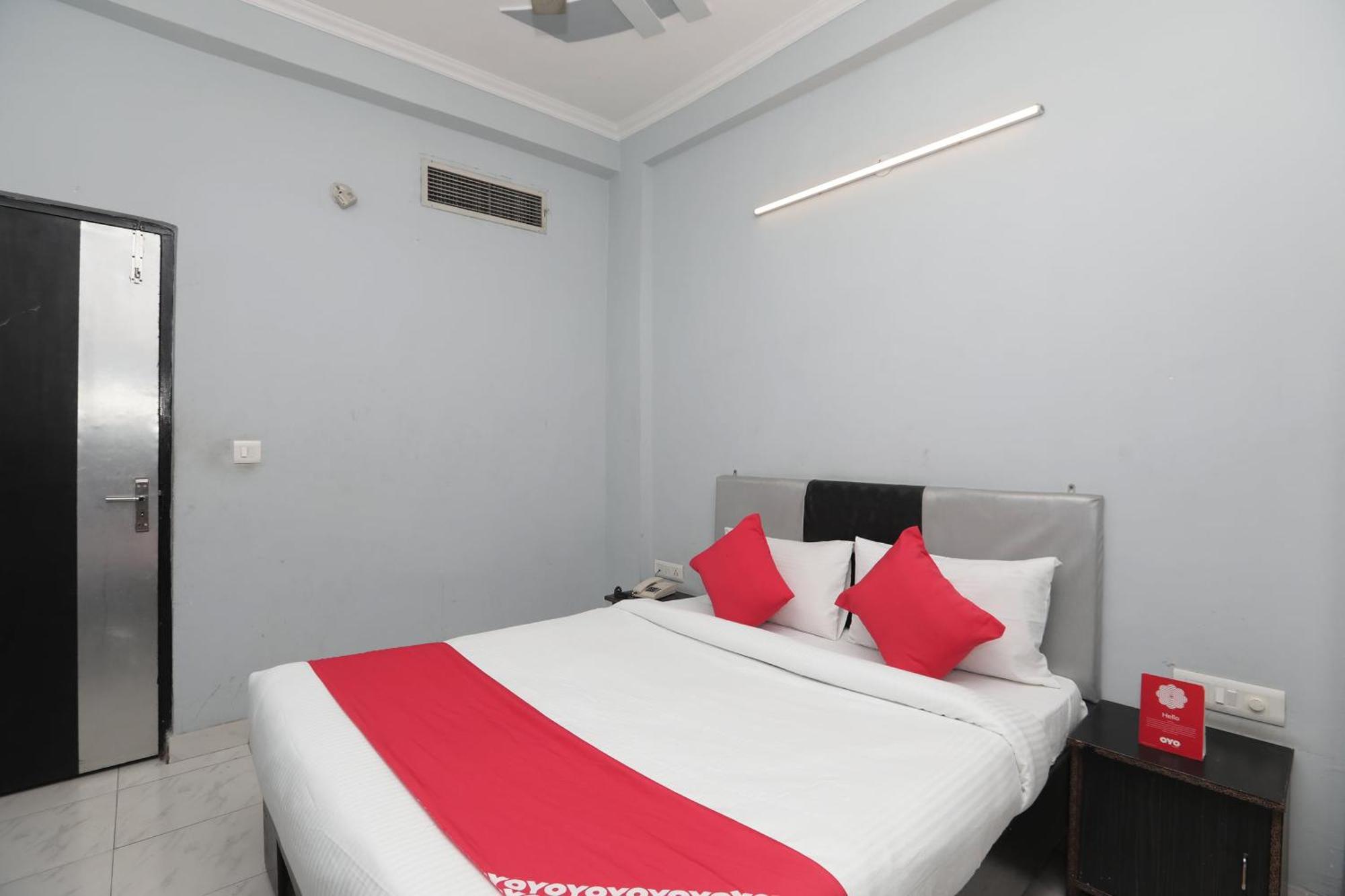 Super Hotel O Athithi Газиабад Экстерьер фото