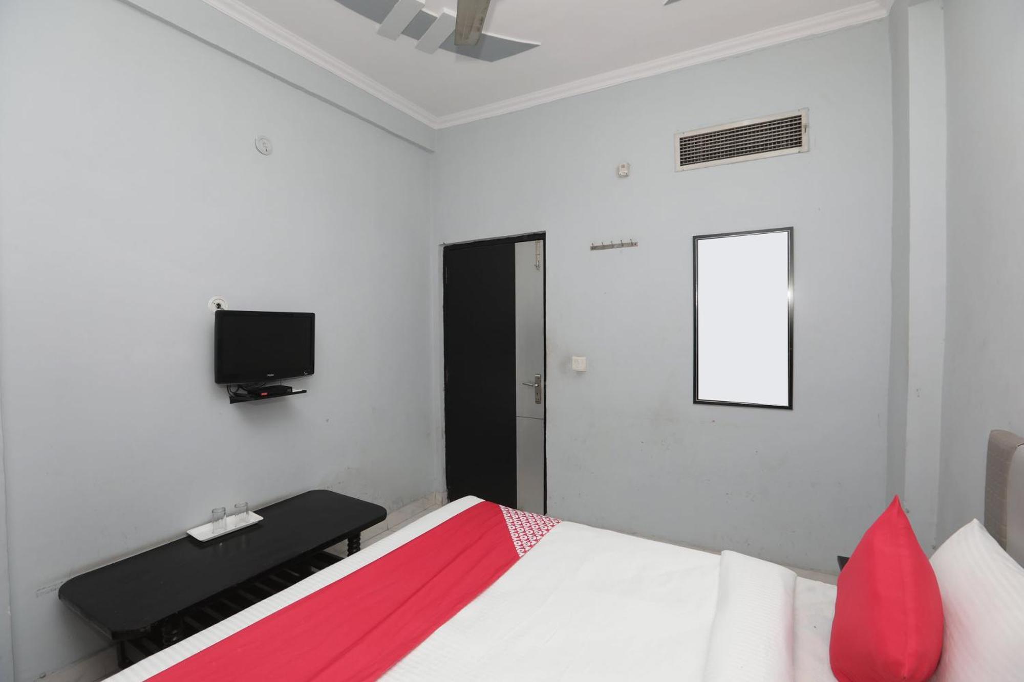 Super Hotel O Athithi Газиабад Экстерьер фото