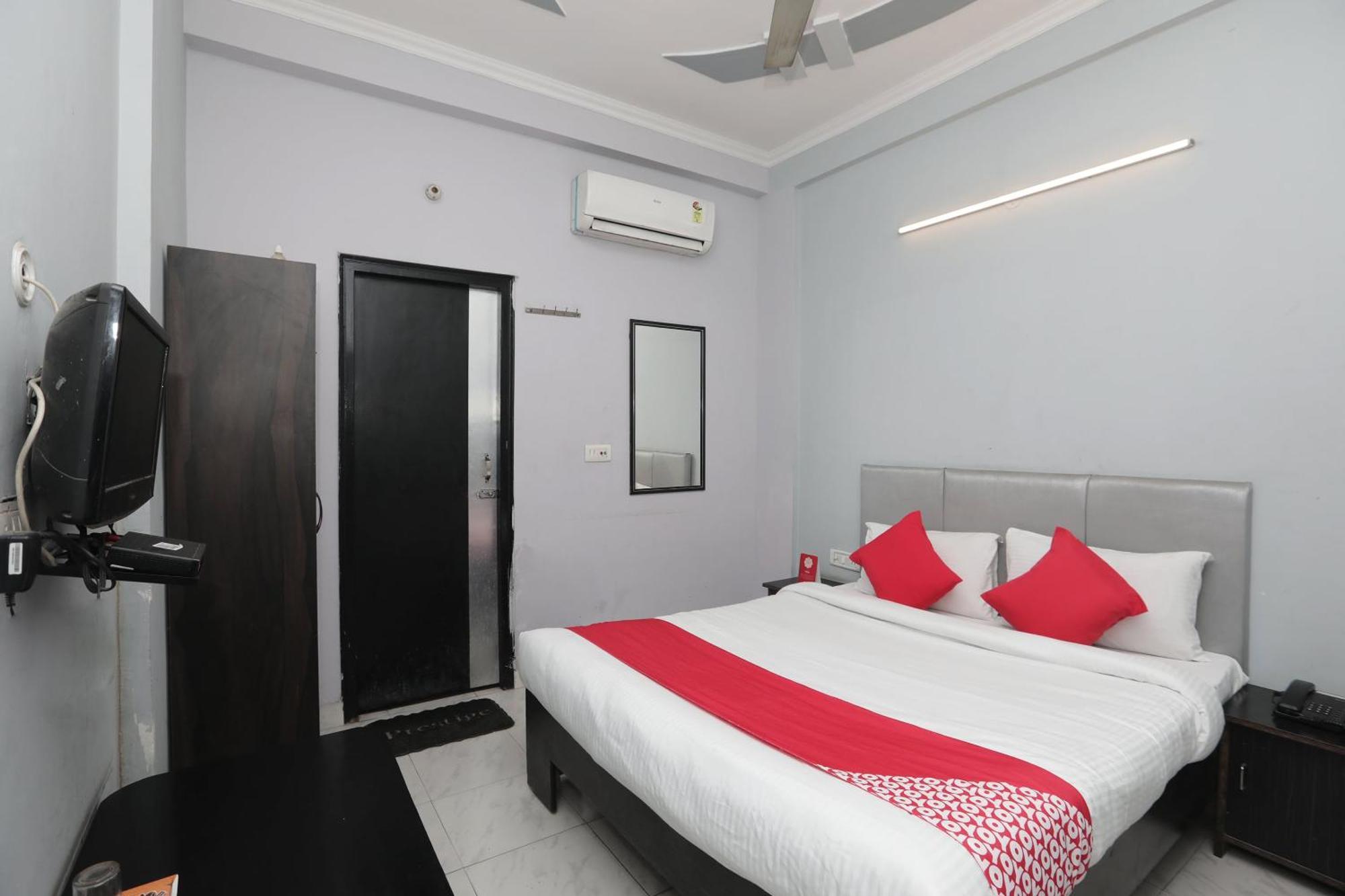 Super Hotel O Athithi Газиабад Экстерьер фото